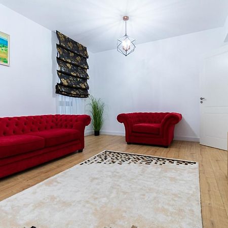 브라쇼브 Lighthouse Central Apt With Unique Views Of The Fortress, Free Parking, 5 Min By Car From The Old Town 아파트 외부 사진