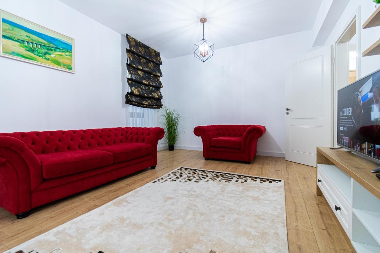 브라쇼브 Lighthouse Central Apt With Unique Views Of The Fortress, Free Parking, 5 Min By Car From The Old Town 아파트 외부 사진