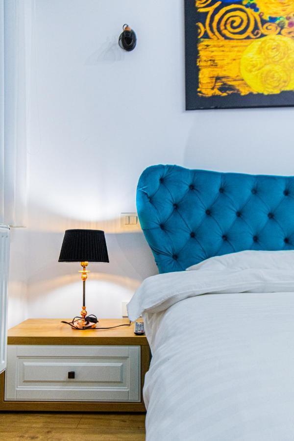 브라쇼브 Lighthouse Central Apt With Unique Views Of The Fortress, Free Parking, 5 Min By Car From The Old Town 아파트 외부 사진