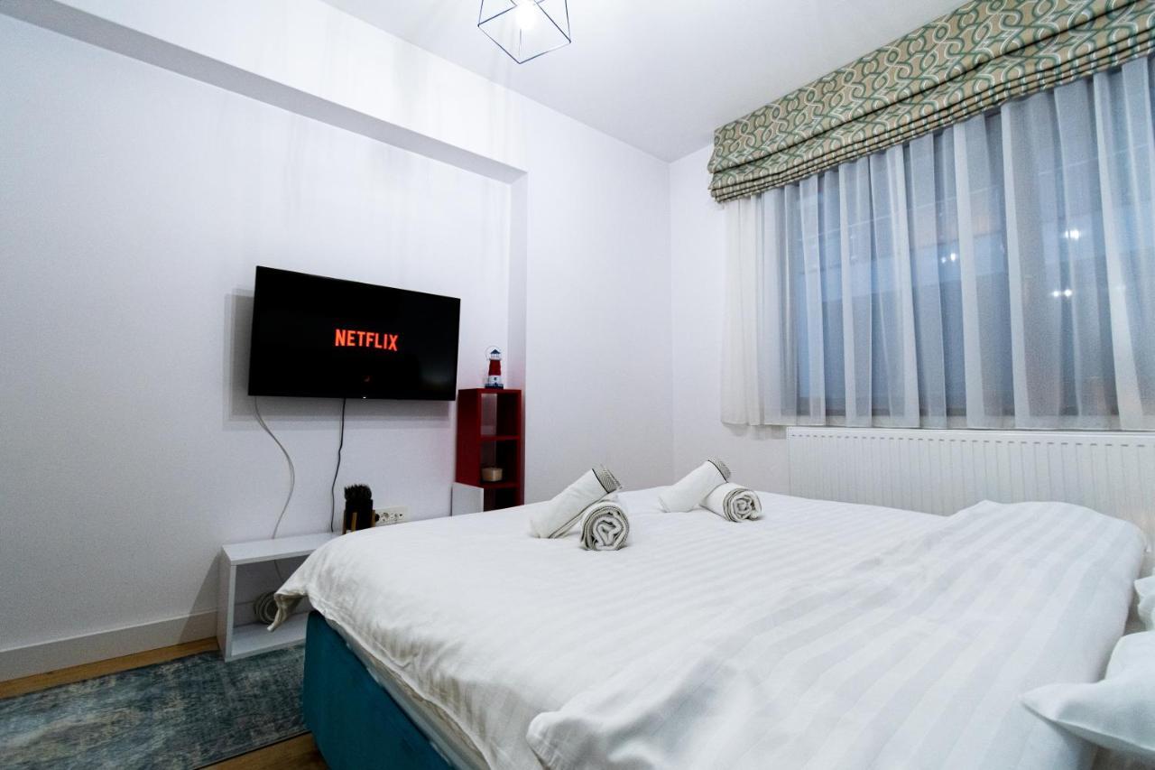 브라쇼브 Lighthouse Central Apt With Unique Views Of The Fortress, Free Parking, 5 Min By Car From The Old Town 아파트 외부 사진
